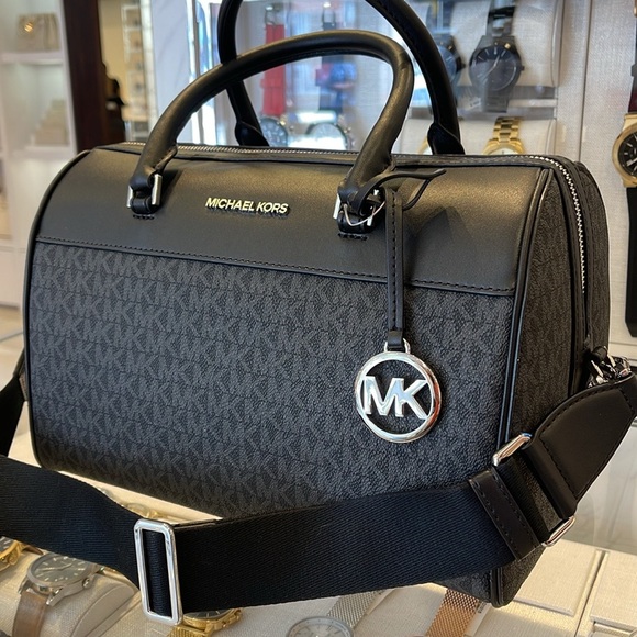 Michael Kors med Duffle Travel - Leather/Coated
35S2STFU2B
BLACK - Picture 1 of 16